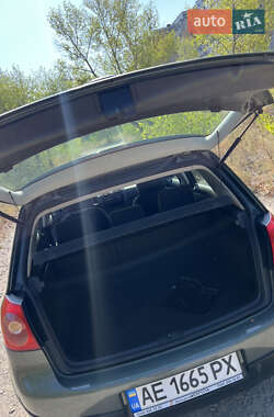 Хетчбек Volkswagen Golf 2004 в 