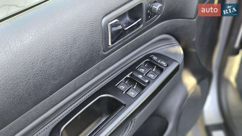 Хетчбек Volkswagen Golf 2003 в Тернополі