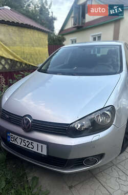 Хэтчбек Volkswagen Golf 2009 в Луцке