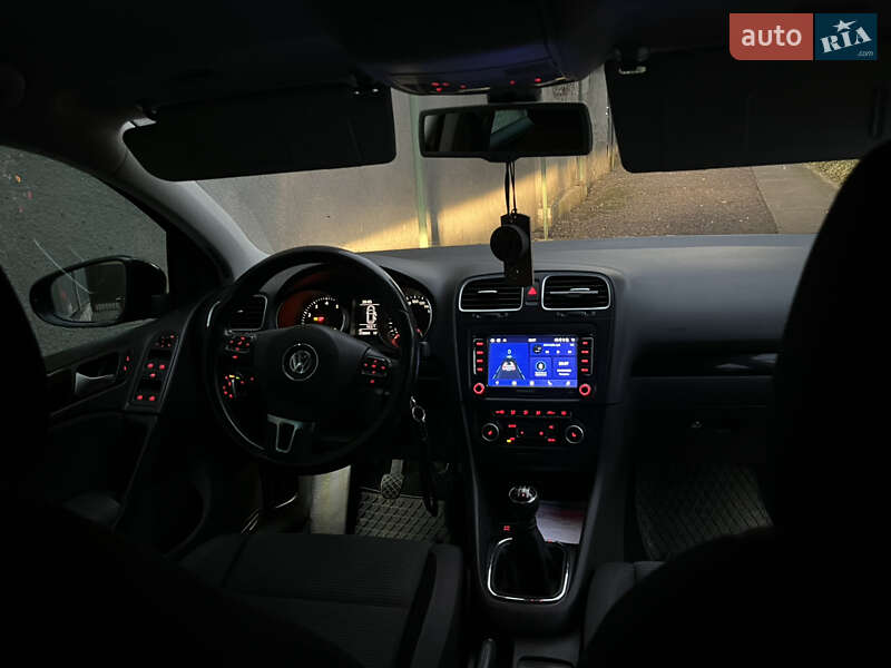 Хетчбек Volkswagen Golf 2009 в Мукачевому