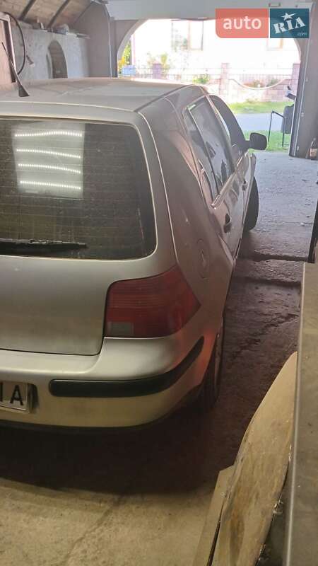 Хэтчбек Volkswagen Golf 1998 в Ужгороде