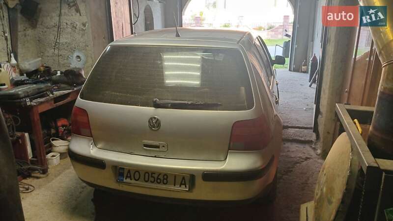 Хэтчбек Volkswagen Golf 1998 в Ужгороде