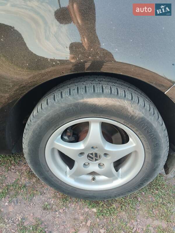 Хэтчбек Volkswagen Golf 2004 в Радехове фото 5 Хэтчбек Volkswagen Golf 2004 в Радехове