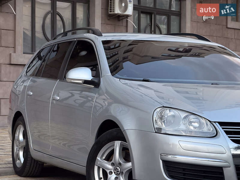 Універсал Volkswagen Golf 2009 в Миколаєві