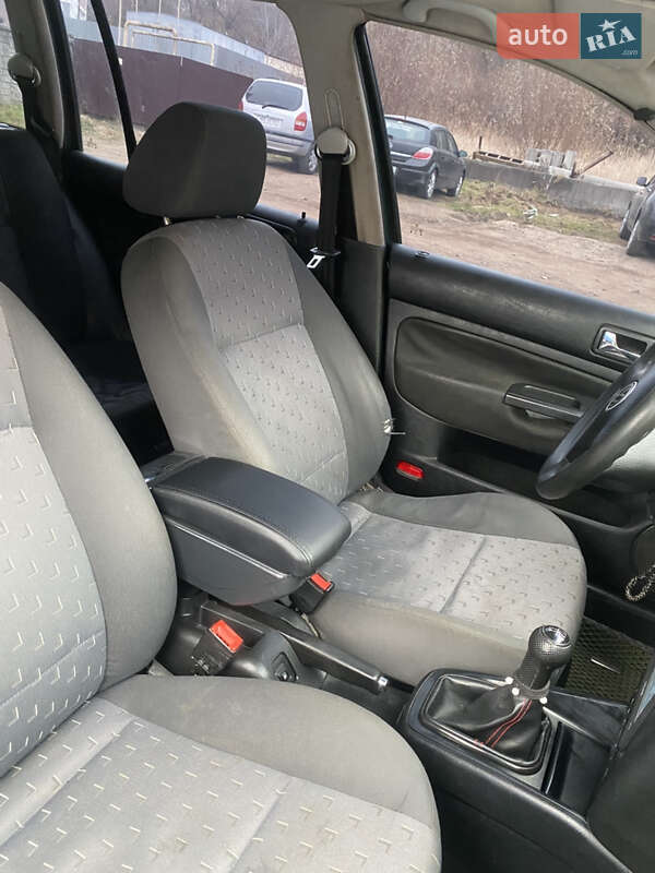 Універсал Volkswagen Golf 1999 в Мостиській