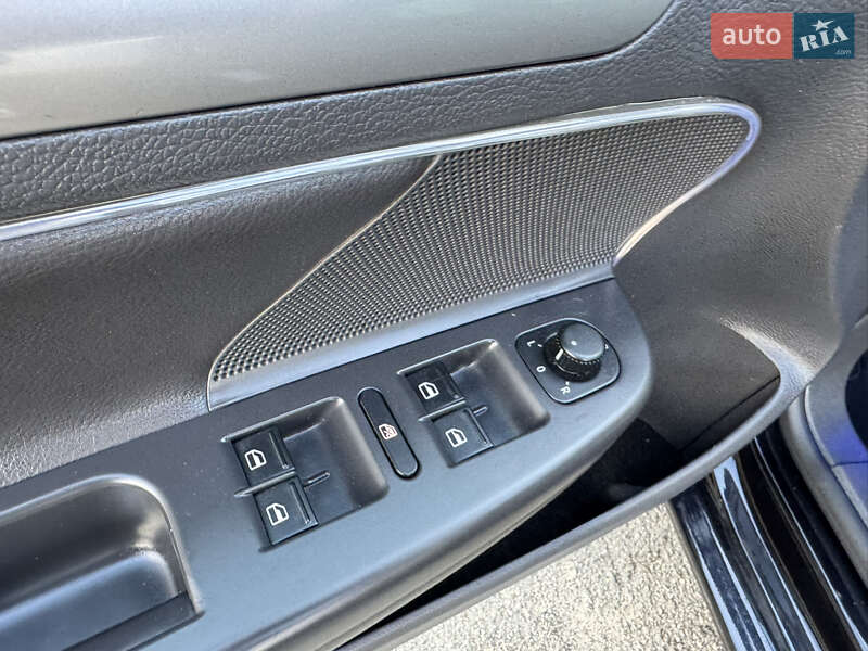 Універсал Volkswagen Golf 2008 в Києві