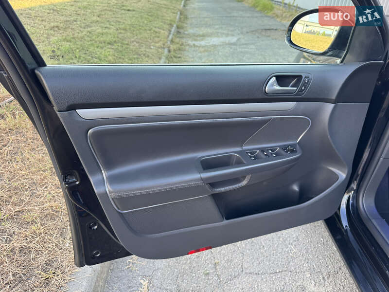 Універсал Volkswagen Golf 2008 в Києві