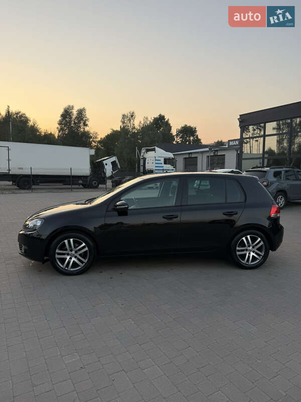 Хэтчбек Volkswagen Golf 2009 в Луцке