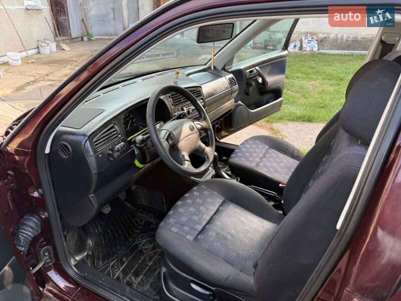 Хэтчбек Volkswagen Golf 1995 в Ивано-Франковске