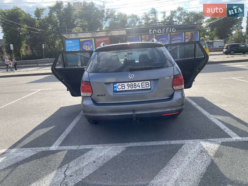 Универсал Volkswagen Golf 2010 в Киеве