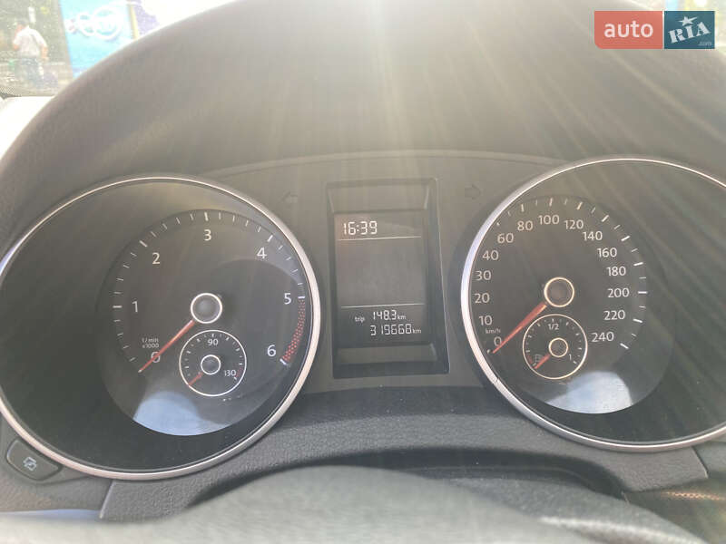 Универсал Volkswagen Golf 2010 в Киеве