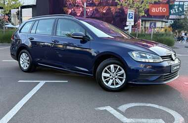 Универсал Volkswagen Golf 2017 в Киеве