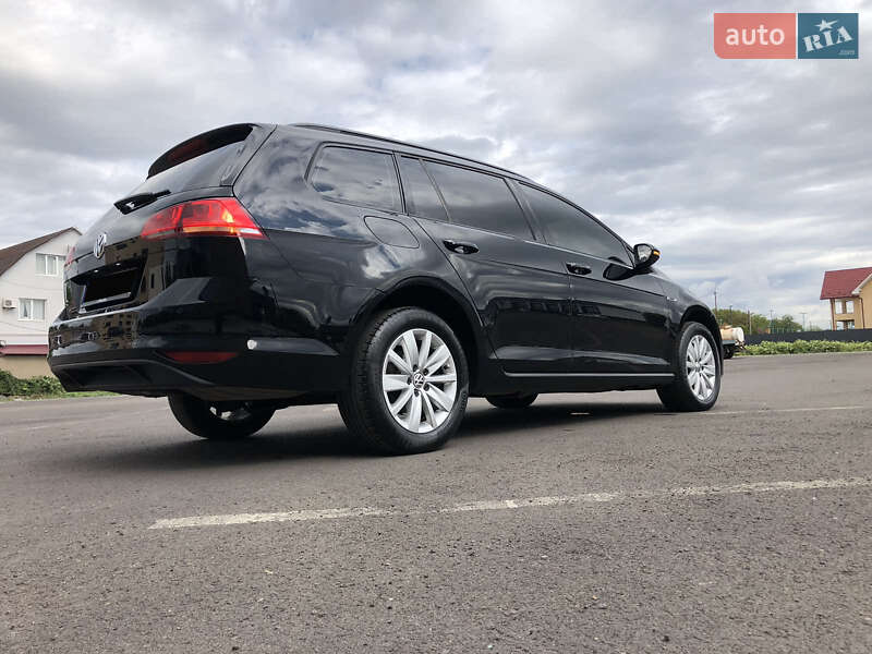 Універсал Volkswagen Golf 2013 в Мукачевому