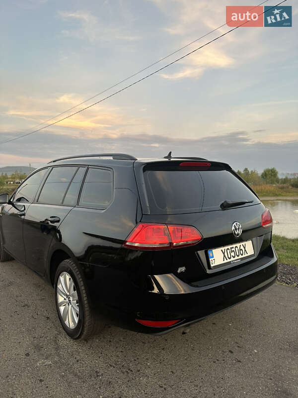 Універсал Volkswagen Golf 2013 в Мукачевому