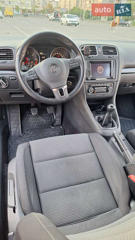 Хетчбек Volkswagen Golf 2010 в Івано-Франківську