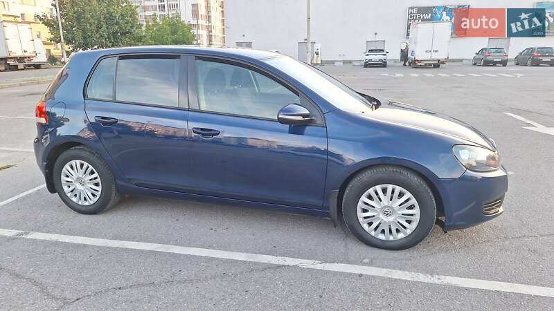 Хетчбек Volkswagen Golf 2010 в Івано-Франківську