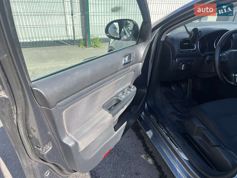 Універсал Volkswagen Golf 2011 в Шепетівці