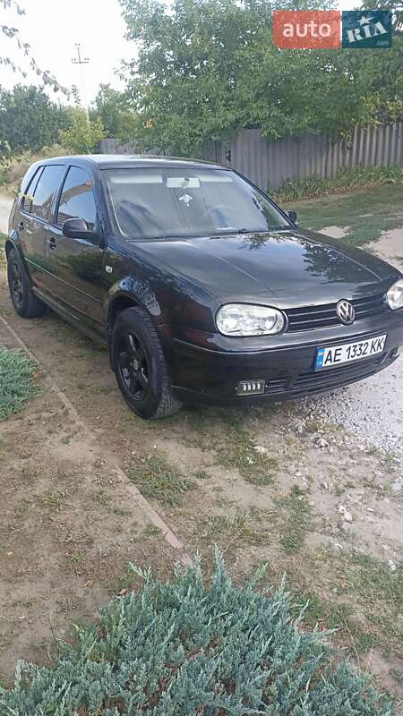Хетчбек Volkswagen Golf 2003 в Дніпрі