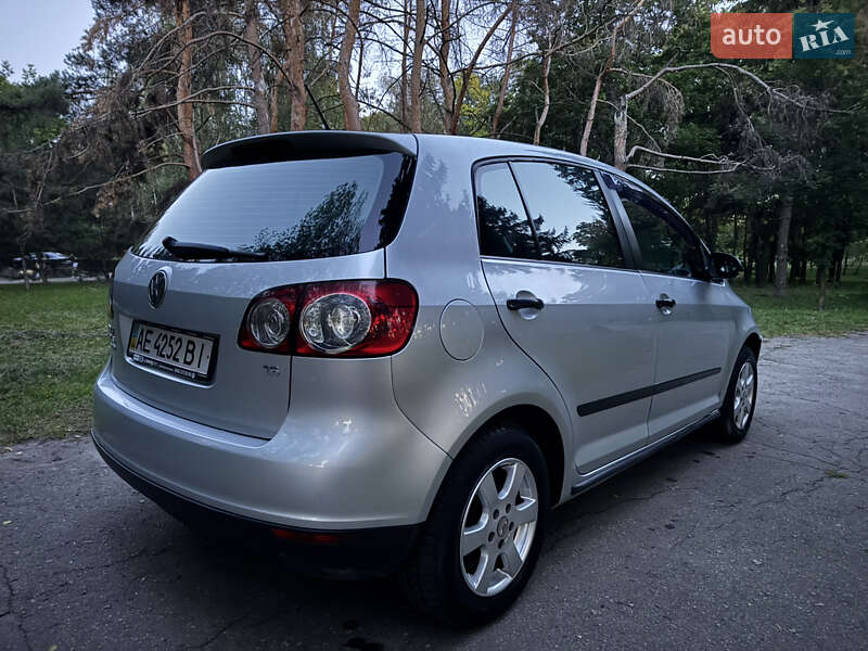 Хэтчбек Volkswagen Golf 2006 в Харькове