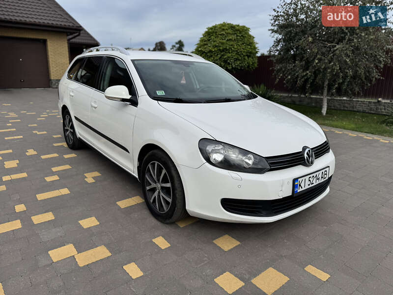 Универсал Volkswagen Golf 2010 в Киеве