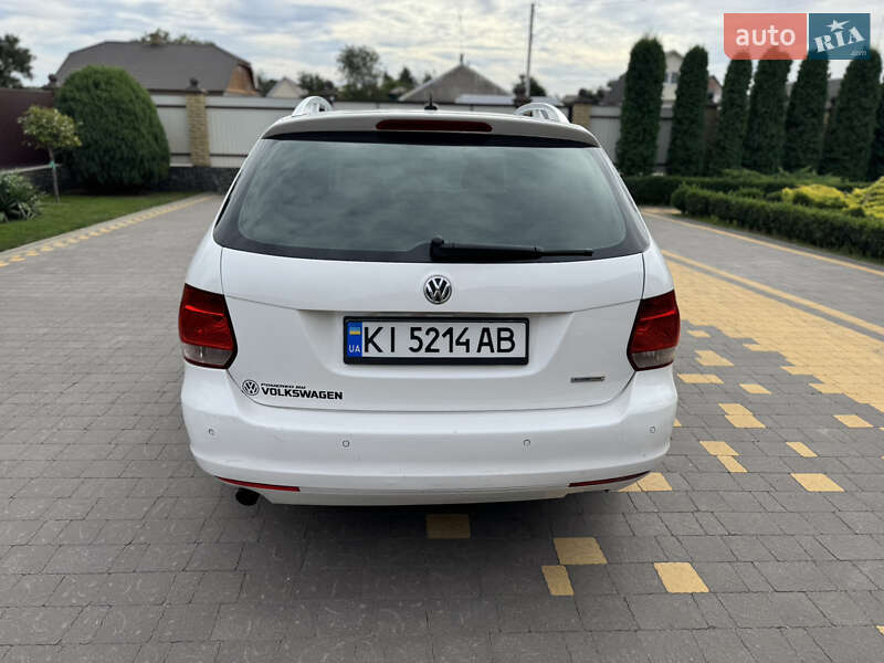 Универсал Volkswagen Golf 2010 в Киеве