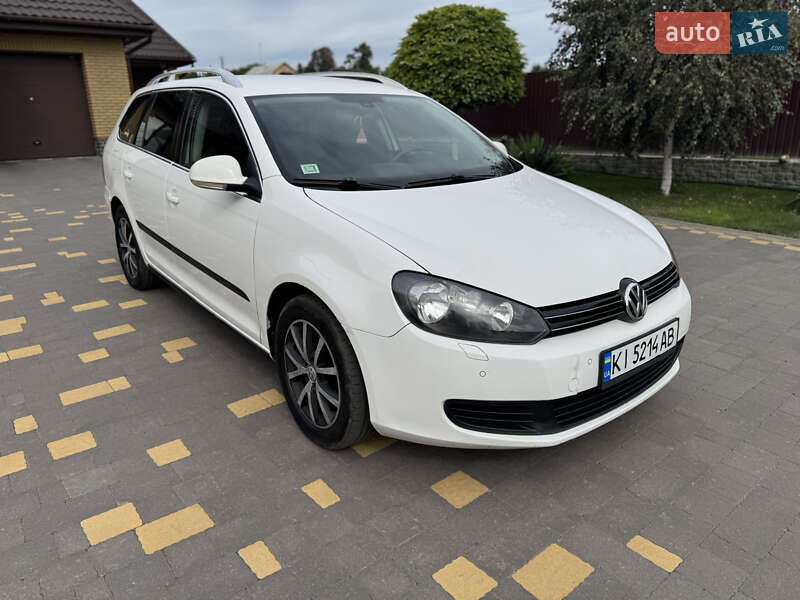 Универсал Volkswagen Golf 2010 в Киеве