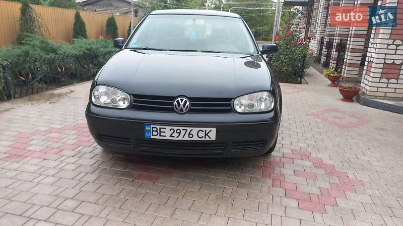 Volkswagen Golf 2003