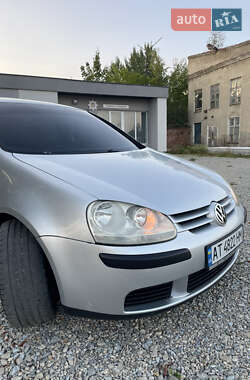 Хетчбек Volkswagen Golf 2005 в 