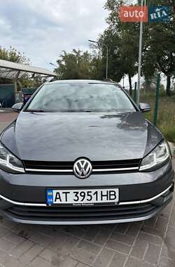 Універсал Volkswagen Golf 2017 в Івано-Франківську