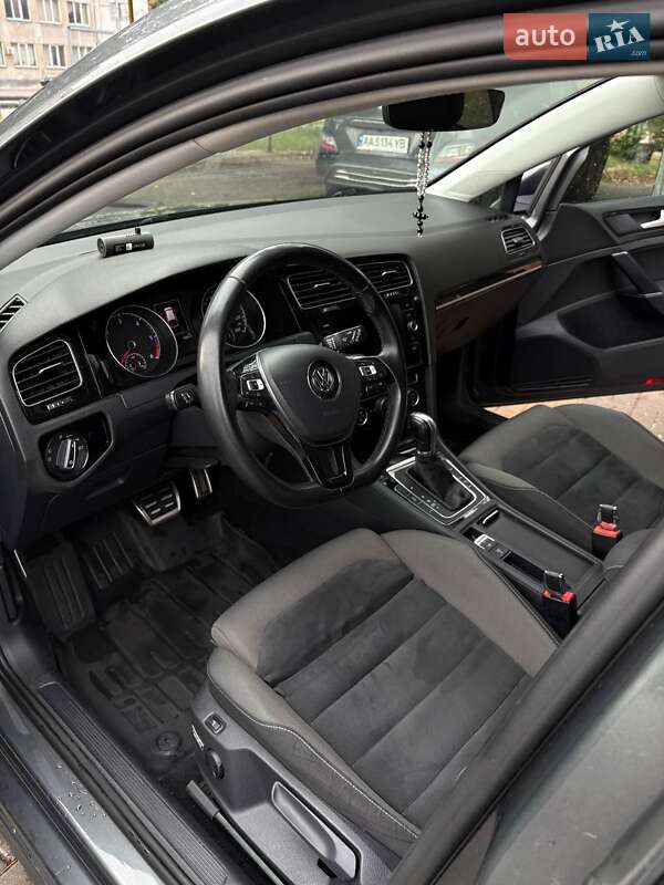 Універсал Volkswagen Golf 2017 в Києві
