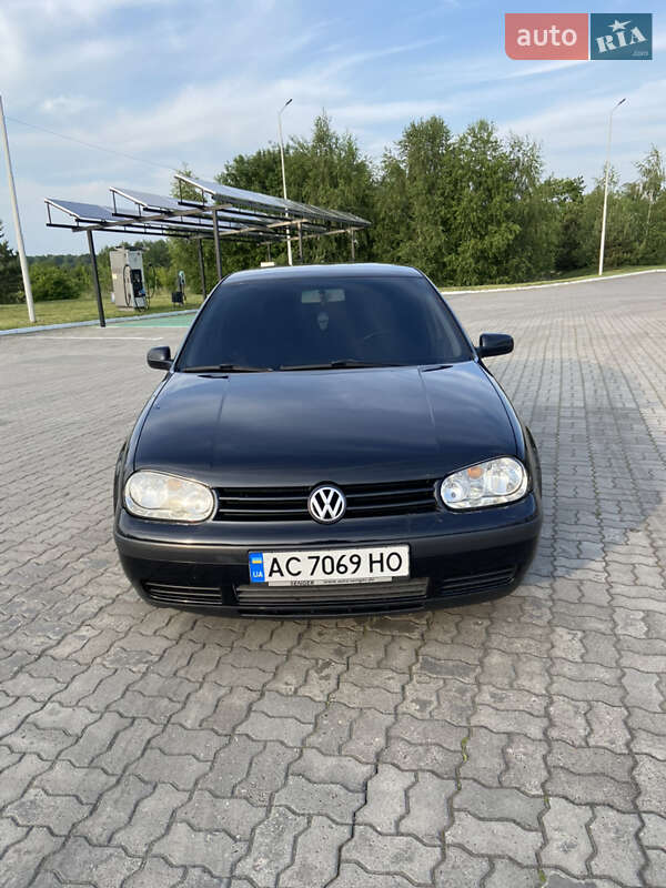 Хэтчбек Volkswagen Golf 2000 в Луцке