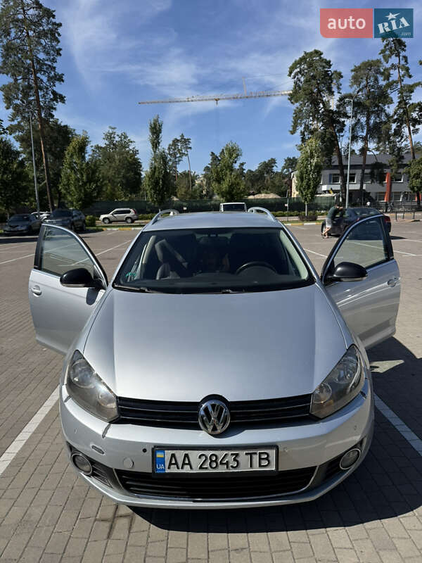 Универсал Volkswagen Golf 2011 в Киеве