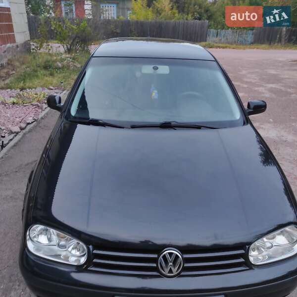 Хэтчбек Volkswagen Golf 2001 в Овруче