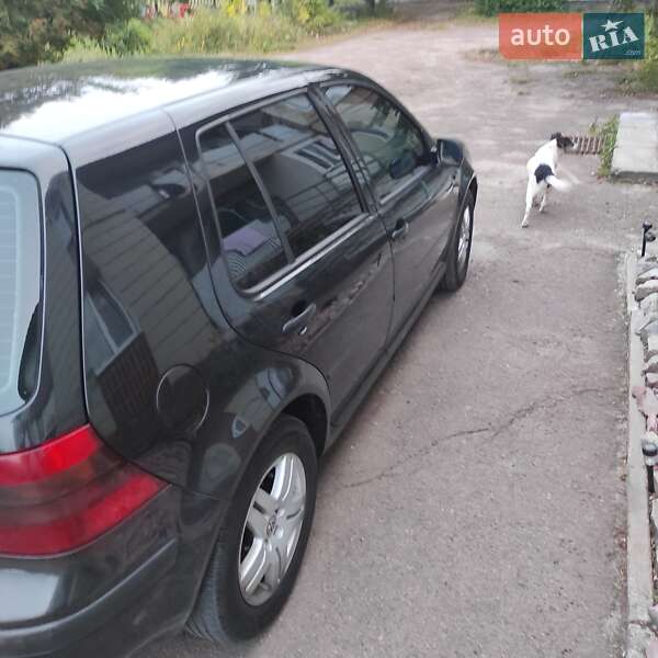 Хэтчбек Volkswagen Golf 2001 в Овруче
