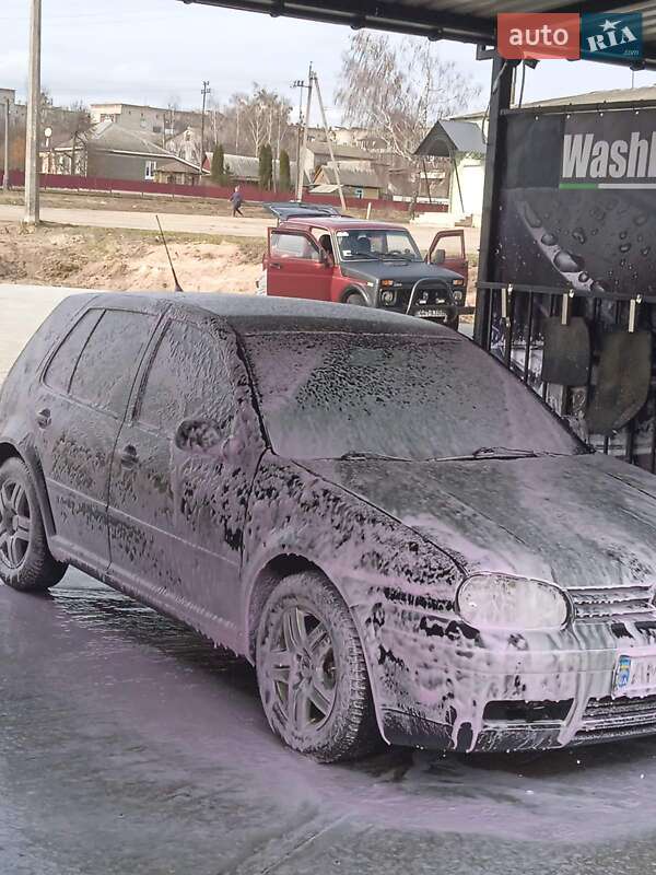 Хэтчбек Volkswagen Golf 2001 в Овруче