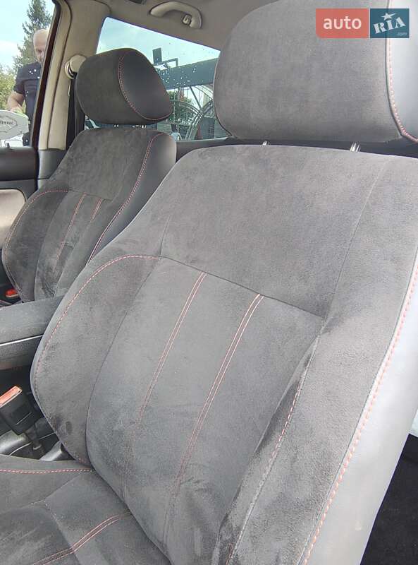 Хэтчбек Volkswagen Golf 2001 в Ивано-Франковске