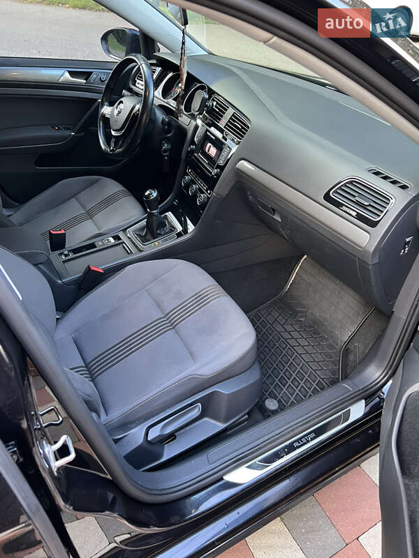 Універсал Volkswagen Golf 2016 в Сваляві