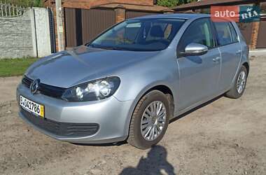 Хэтчбек Volkswagen Golf 2010 в Киеве