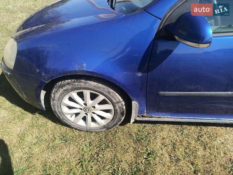 Хетчбек Volkswagen Golf 2004 в Бердичеві