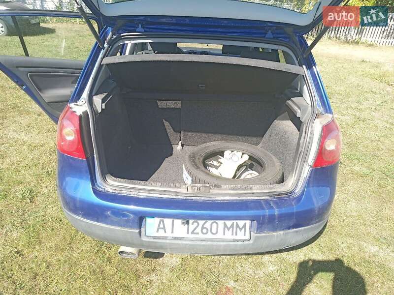 Хетчбек Volkswagen Golf 2004 в Бердичеві
