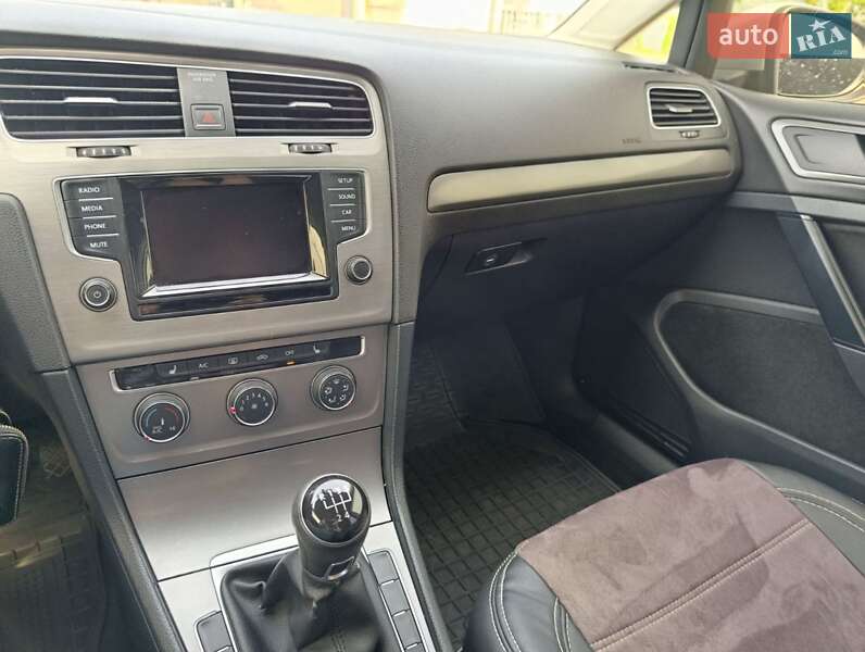 Универсал Volkswagen Golf 2014 в Иршаве