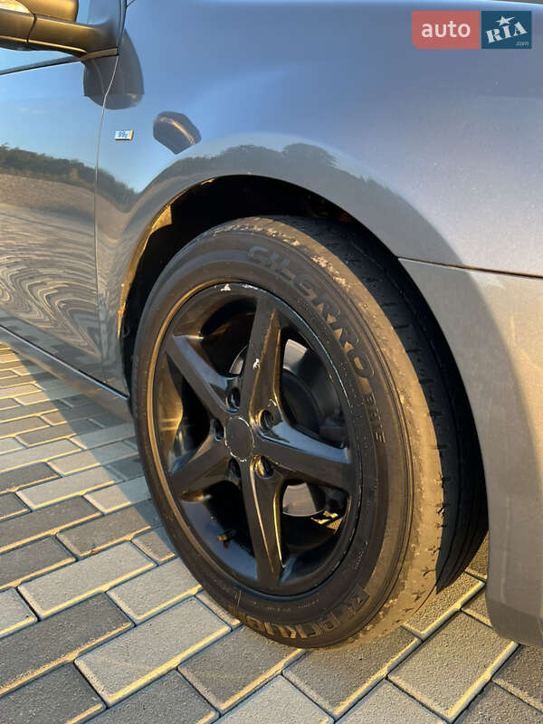 Хэтчбек Volkswagen Golf 2010 в Львове