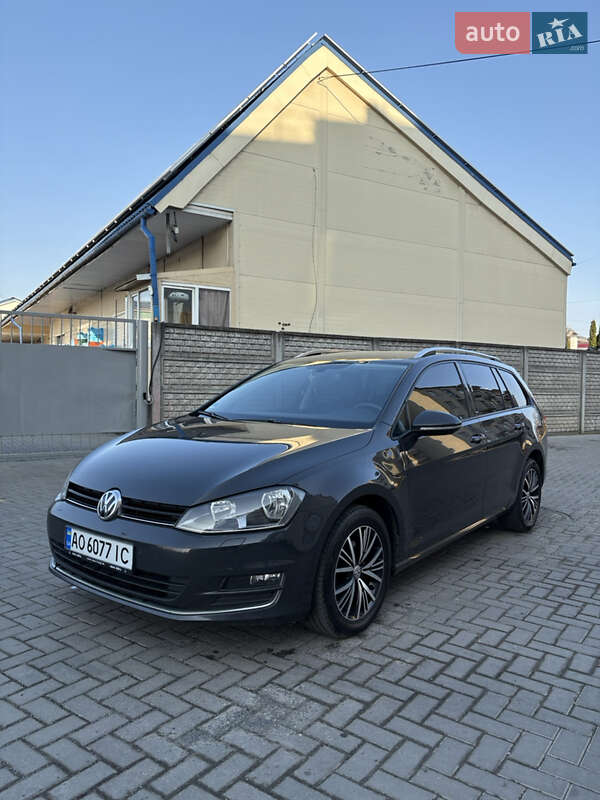 Универсал Volkswagen Golf 2016 в Ужгороде