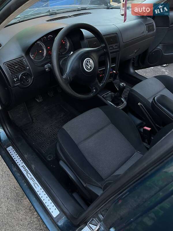 Универсал Volkswagen Golf 2003 в Тетиеве