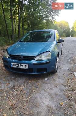 Хэтчбек Volkswagen Golf 2005 в Ильинцах