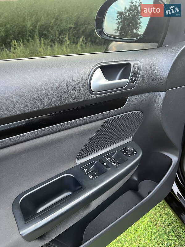 Универсал Volkswagen Golf 2013 в Христиновке