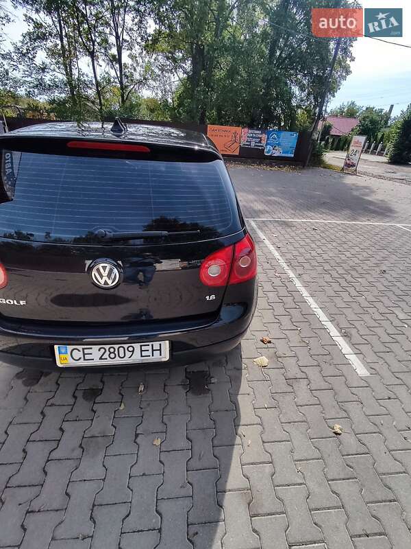 Хэтчбек Volkswagen Golf 2007 в Черновцах