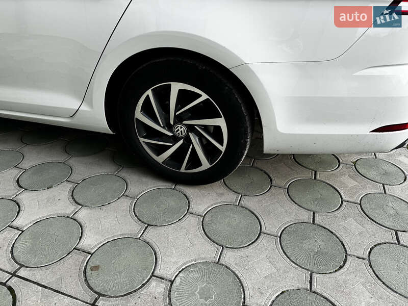 Универсал Volkswagen Golf 2017 в Тернополе
