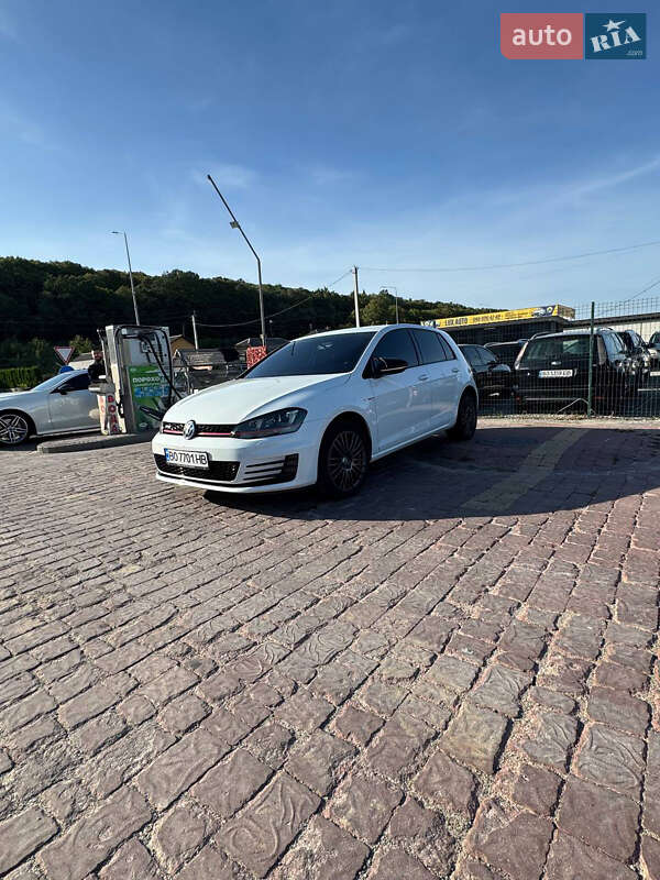 Хэтчбек Volkswagen Golf 2015 в Тернополе