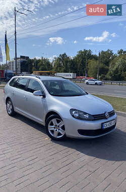Универсал Volkswagen Golf 2009 в Киеве